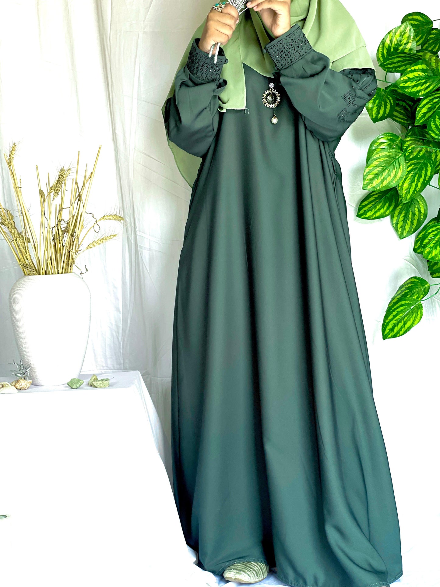 Zin DNC stones cuff sleeves abaya