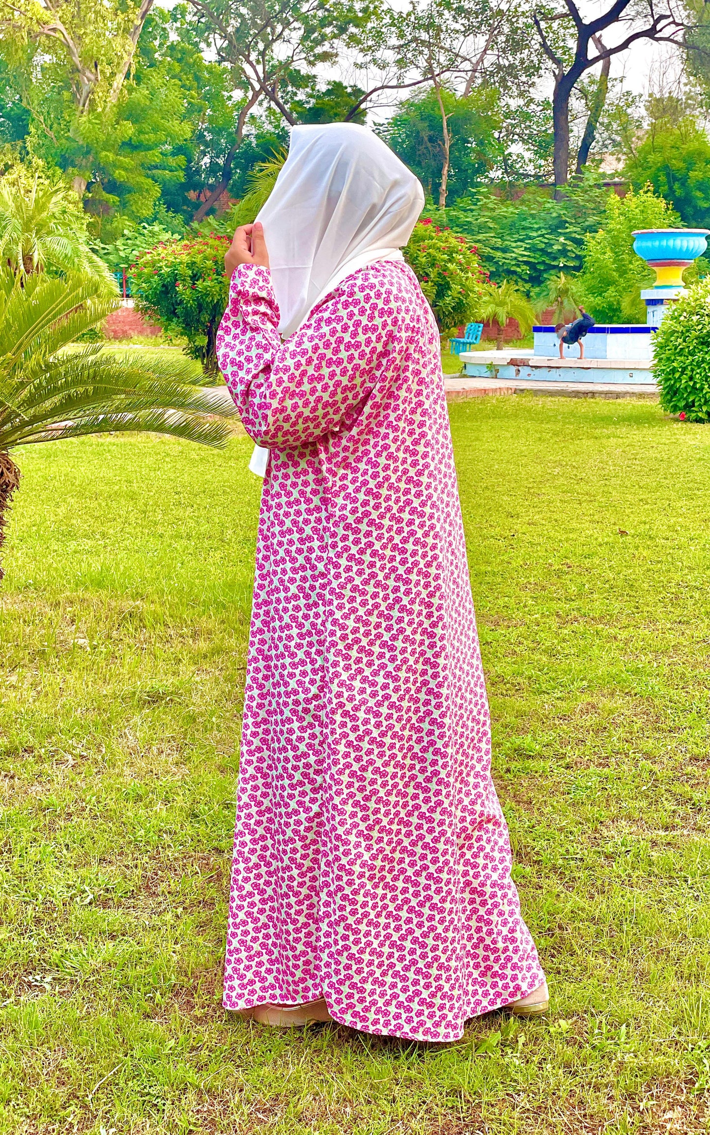 rosy pink printed floral abaya