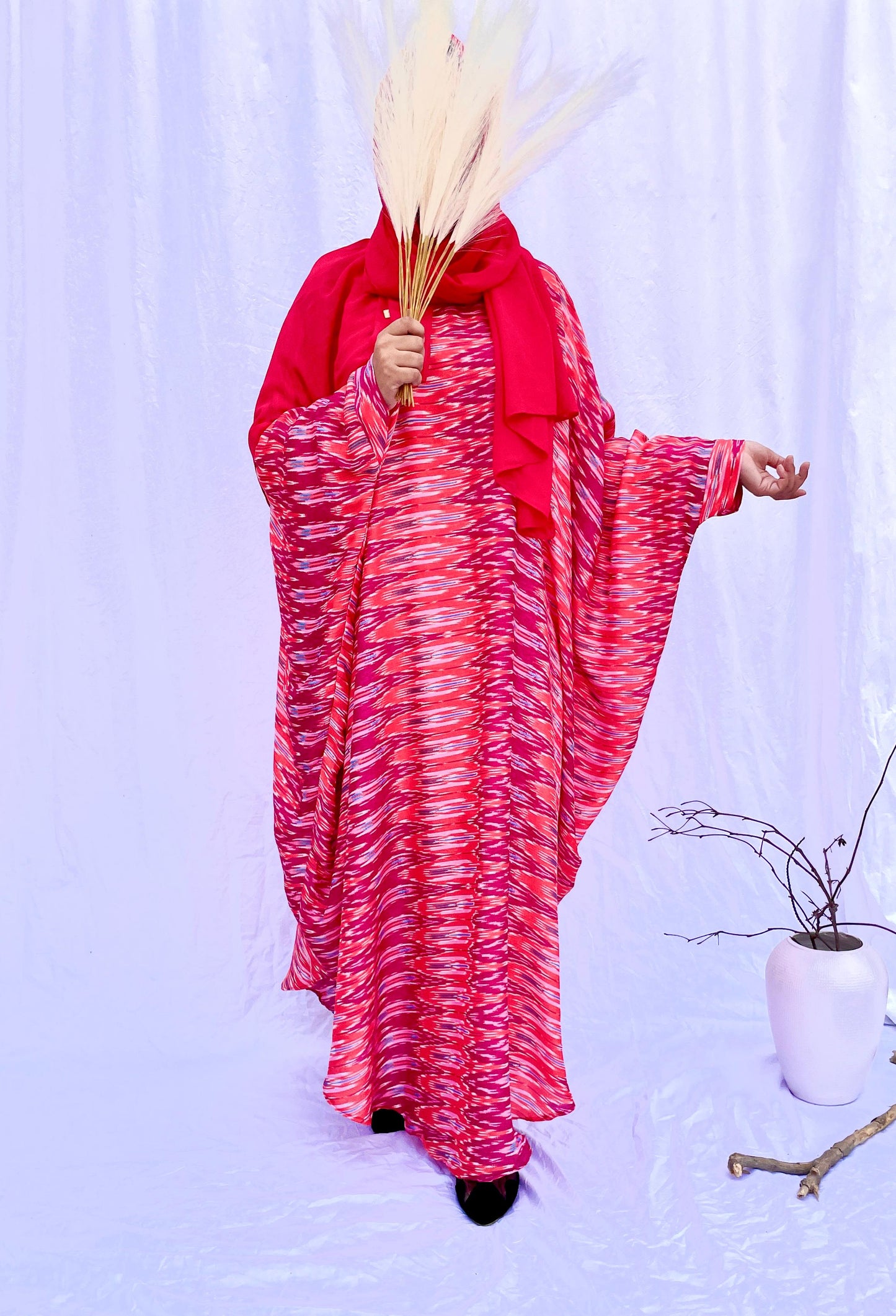 Pattern print pink lines abaya